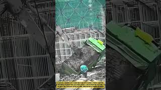 Gripping Seconds! An excavator saves a truck from nearly toppling over!- Good tools and machinery