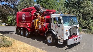 Beautiful Peterbilt 520 Labrie Automizer  garbage truck