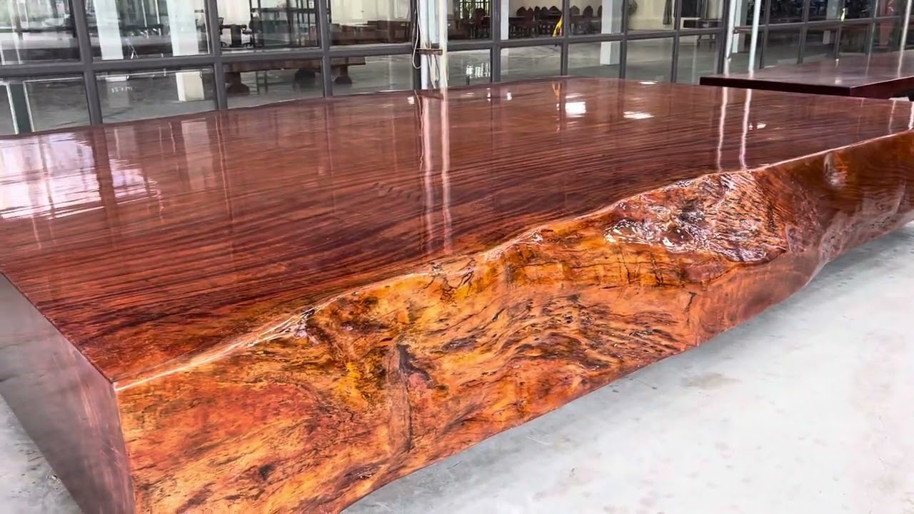 Tấm gỗ khủng nhất Việt Nam, Cụ Hương hơn 1000 năm tuổi