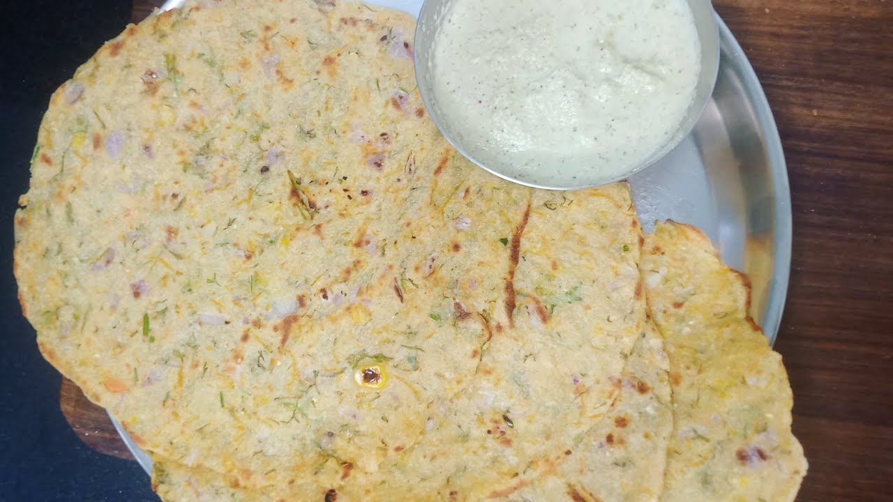 Masal Rotti Masala rotti recipe/ healthy breakfast masala akki rotti, coconut ...