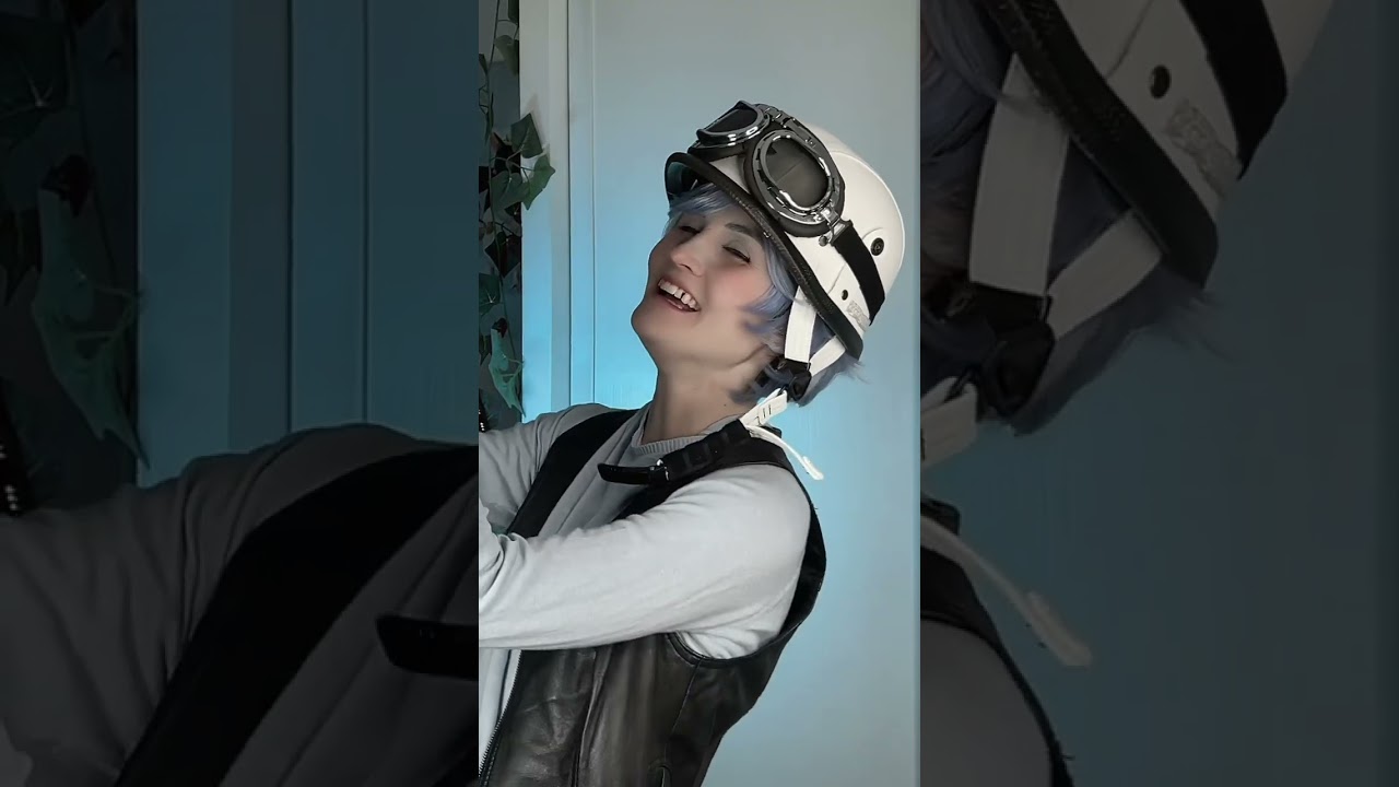 I CAN’T 😭 #crazyfrog #cosplay