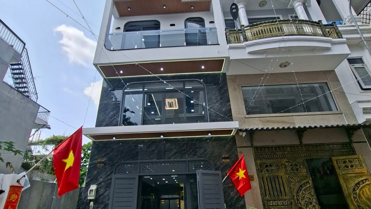 Nhà xây mới ngang 4,6 x13 ngã tư ga  phường an phú đông giá 7 tỷ hơn