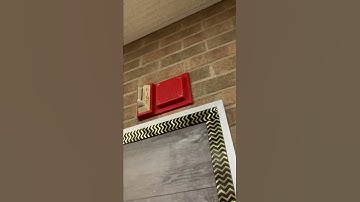 Simplex 4903-9105 strobe w/ Wheelock EH-EL-1R horn at Corydon Central High School