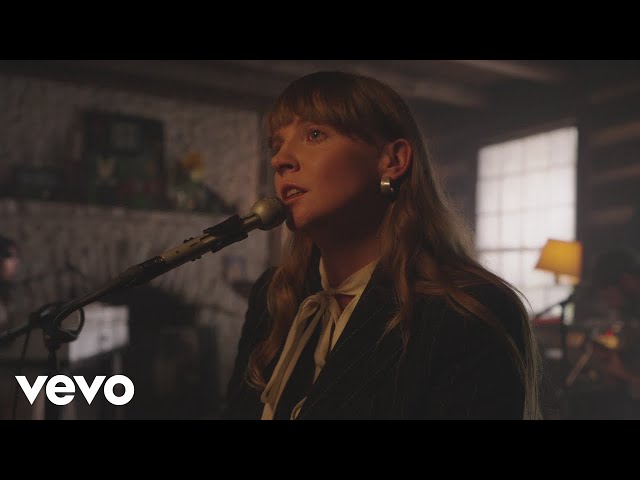 Courtney Marie Andrews - Pendulum Swing - YouTube