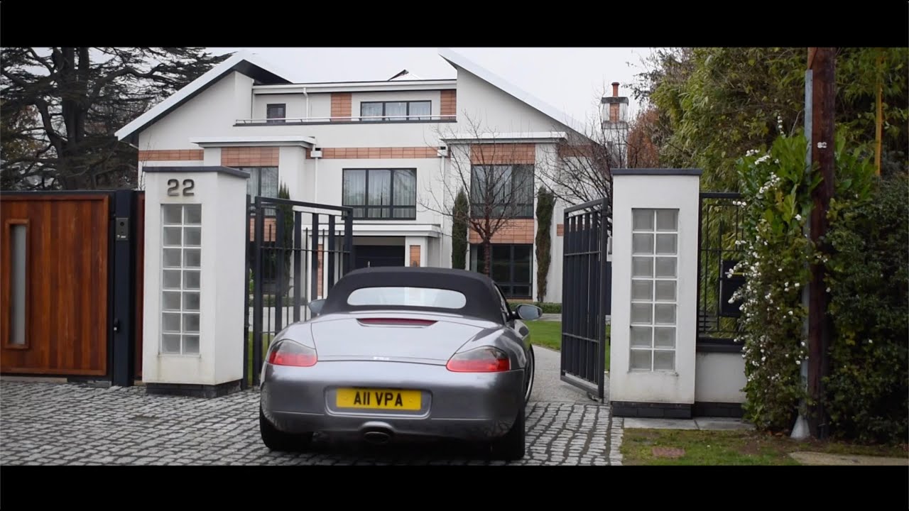 Ring Ring Music Video