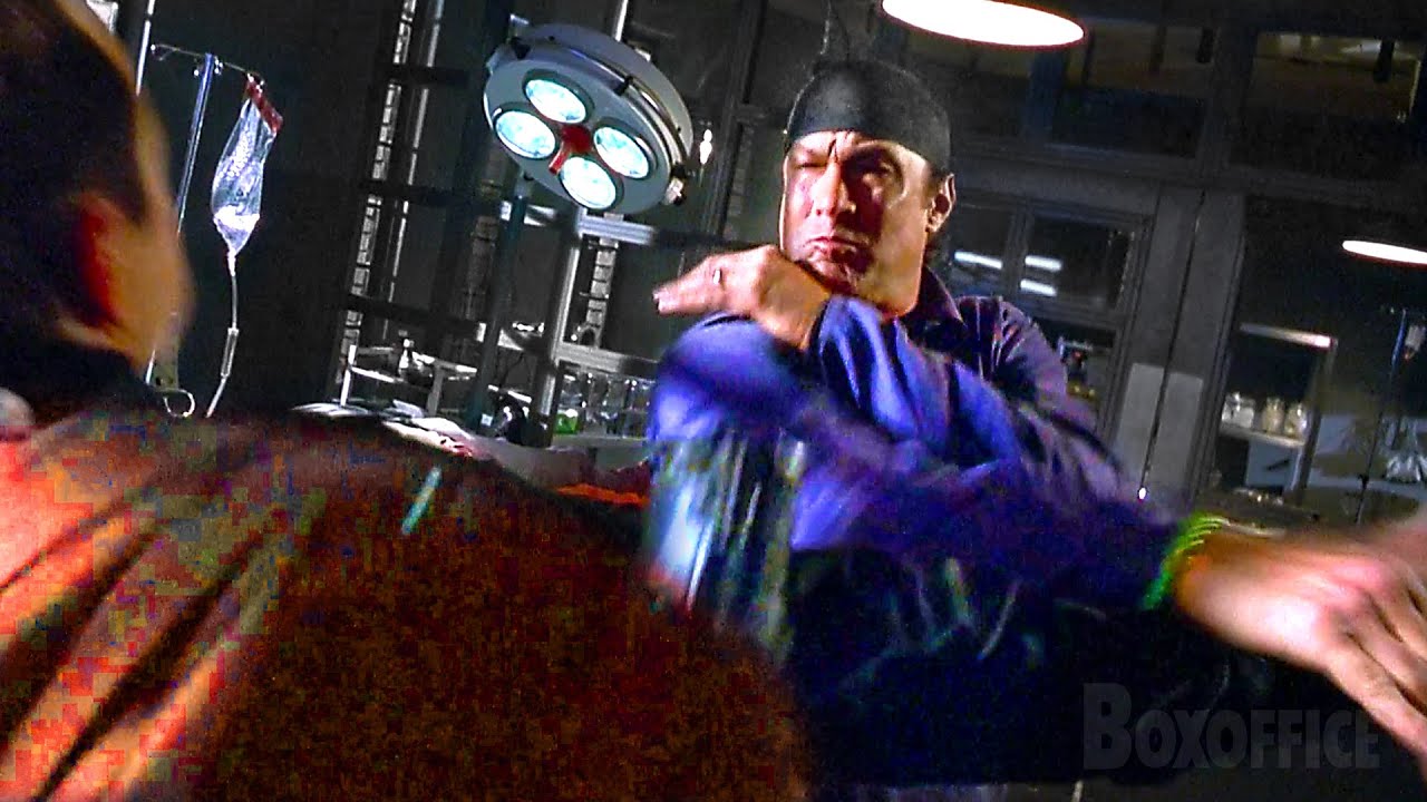Steven Seagal besiegt zwei Schläger mit nur einer Hand | Halb tot | Deutsch Clip