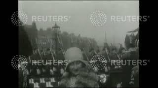 1935 ROYAL / RELIGION: Duke and Duchess of York attend ceremony celebrating union of Church