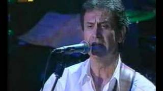Video thumbnail of "Dalaras - Karavia sti steria (live, 2002)"