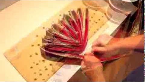 How to make a Christmas Bow - www.probowthehand.com