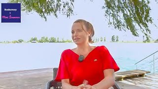 Download Lagu Romana Tabaková: Moje lodičky z Kriváňa chcú dať do múzea, nechala som ich v Tatrách MP3 Download Lagu Romana Tabaková: Moje lodičky z Kriváňa chcú dať do múzea, nechala som ich v Tatrách MP3