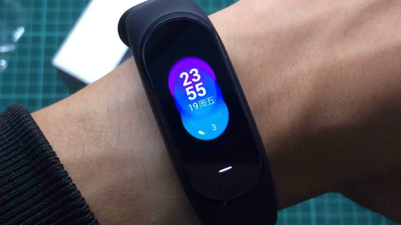 Résultat de recherche d'images pour "Xiaomi Mi Band 4"