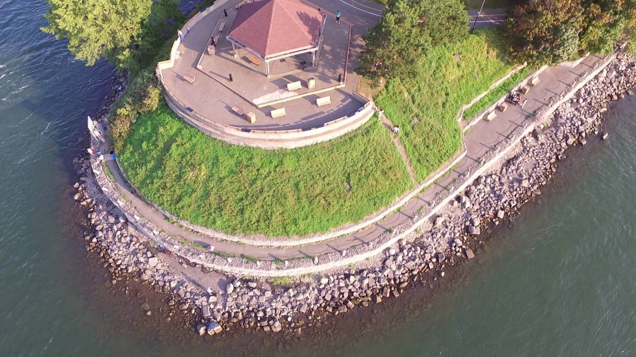 Drone montreal - Parc de la Cité-du-Havre - YouTube