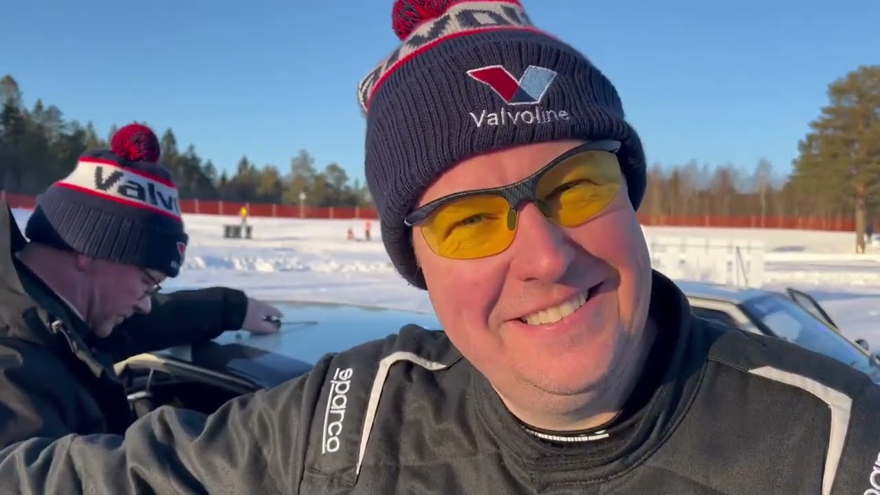 Tobias Johansson efter målgång i Rally Sweden Historic 2025