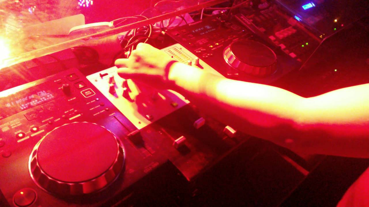 dj snatcher [ la fideeral bar tacloban city ] - YouTube