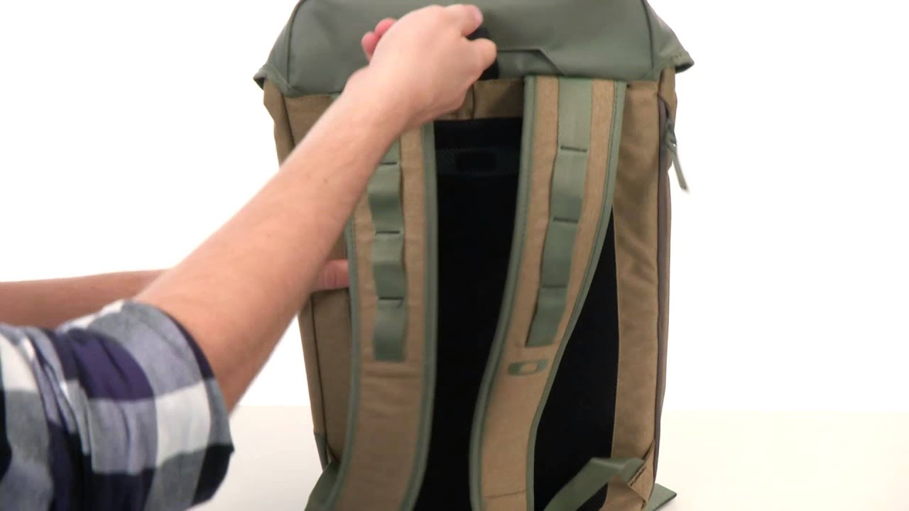 oakley halifax backpack