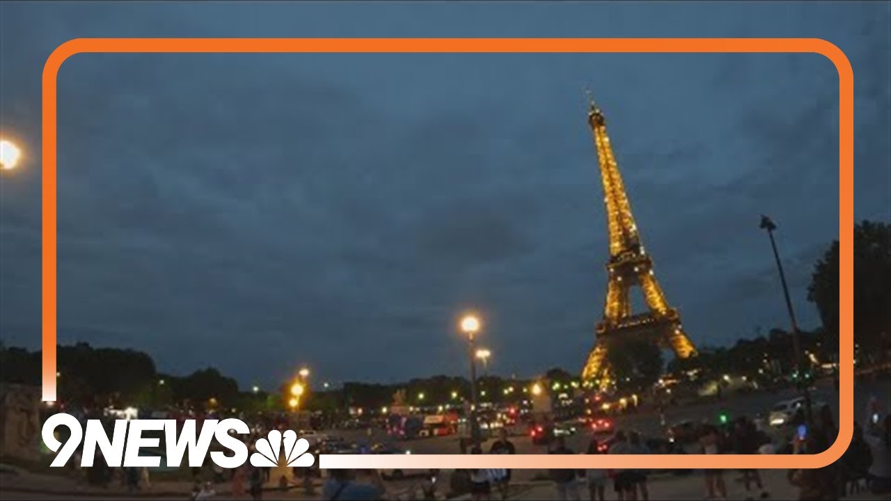 Eiffel Tower dazzles at night - YouTube