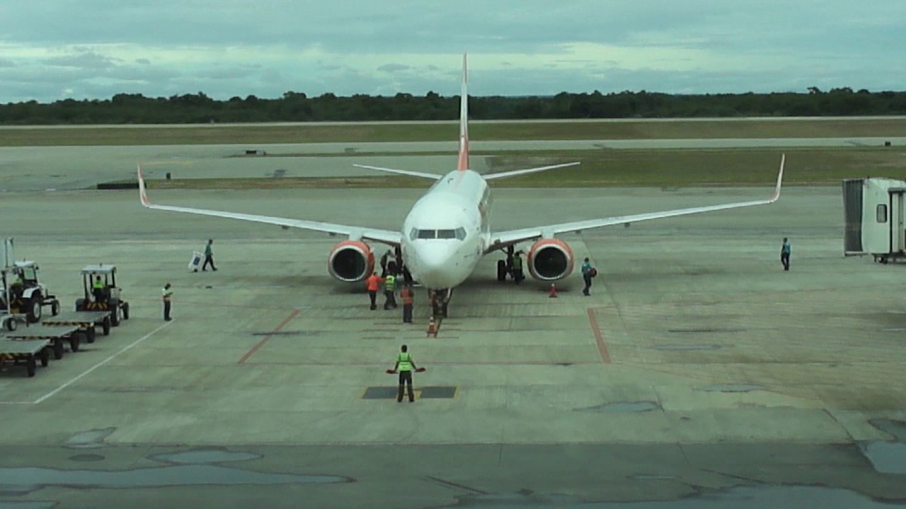 Chegada do Boing 737 da Gol  no aeroporto de Natal - RN