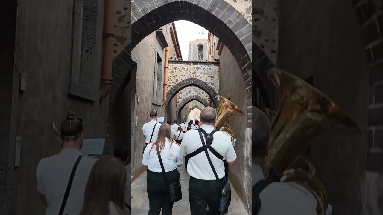 RANDAZZO (CT) - Sfilata dei personaggi della 