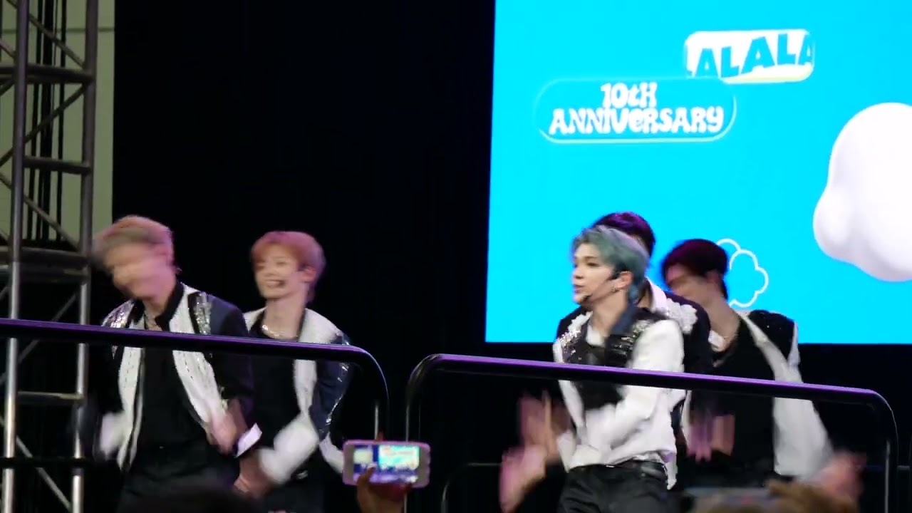 220821 INI アイエヌアイ - We Are - fancam @ KCON LA