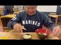 昼飯を食べる村田修一