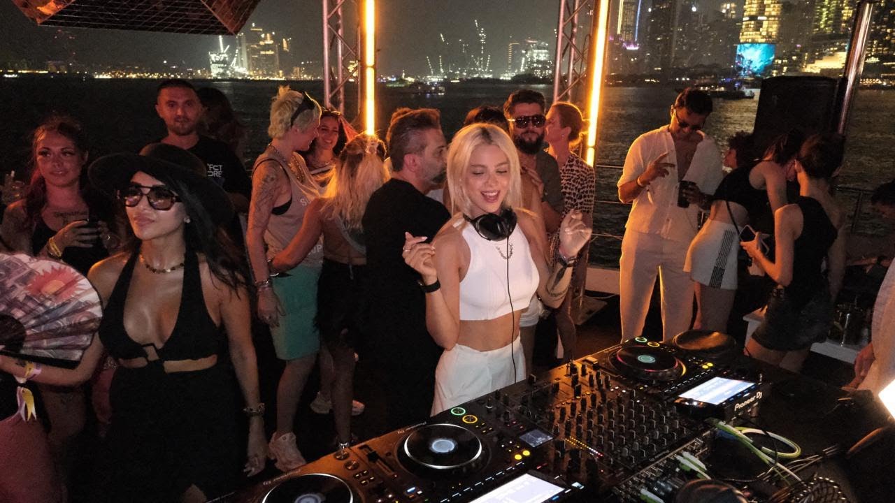 Obejrzyj Melodic Techno and Indie Dance Set by SHERRY | Dubai Boat Party BOATRIDERS X TECHNOANDCHILL w YouTube Obejrzyj Melodic Techno and Indie Dance Set by SHERRY | Dubai Boat Party BOATRIDERS X TECHNOANDCHILL w YouTube