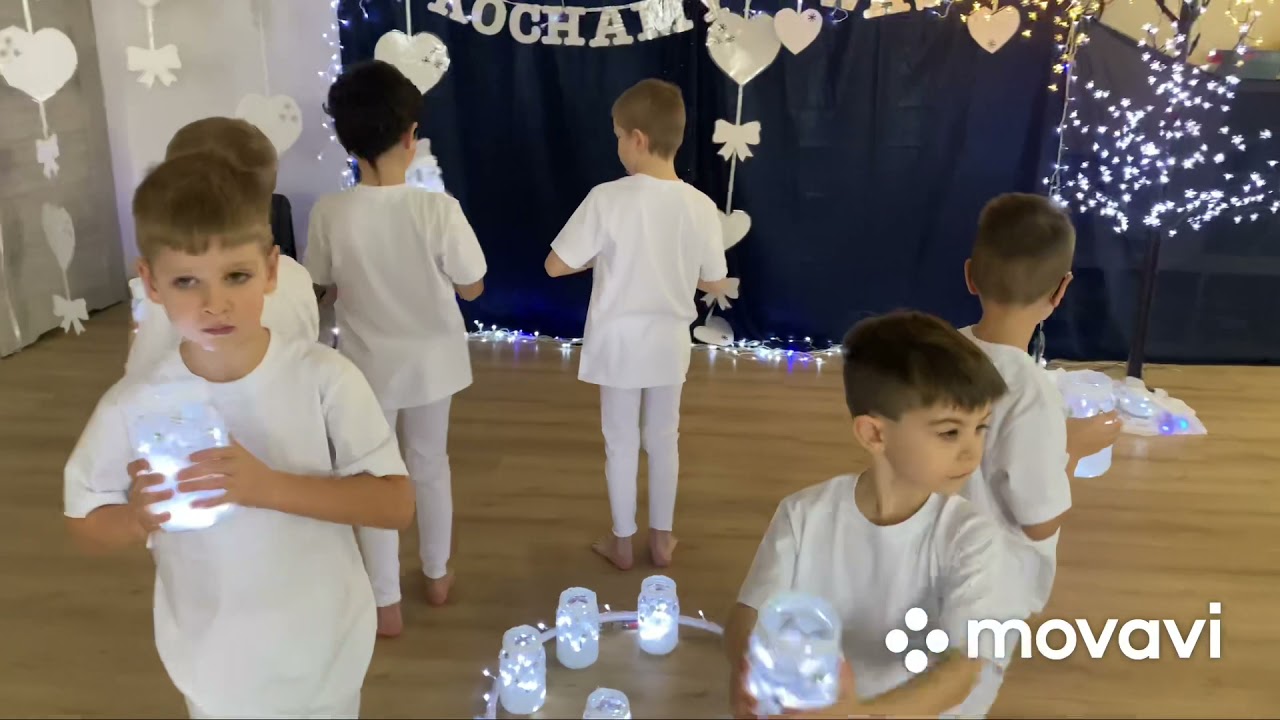 Dzien babci i dzidka. Taniec z lampionami. PRZEDSZKOLINEK TARNOW. Noel