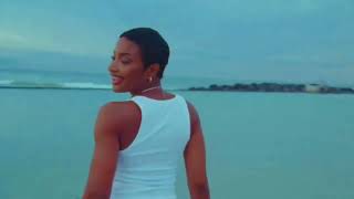 Adekunle Gold ft Ayra Starr - Slow (Official Music Video) screenshot 3