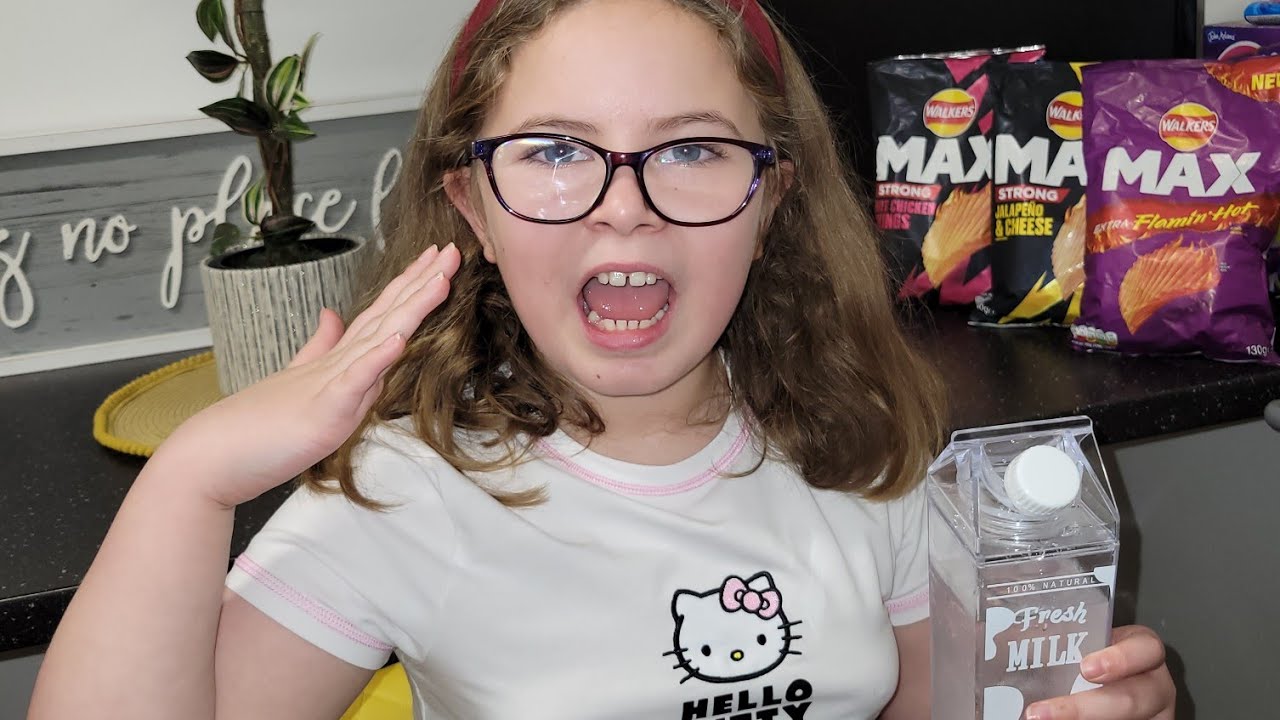 Bijayleigh Rates Walkers Max Strong Spicy Crisps 