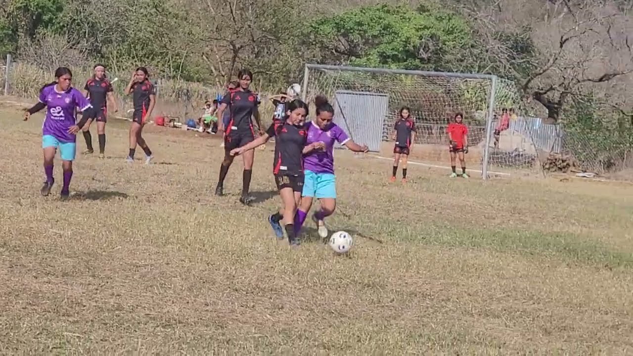 Nuestro primer partido contra el Talpetate. Jasmín muestra su garra👊