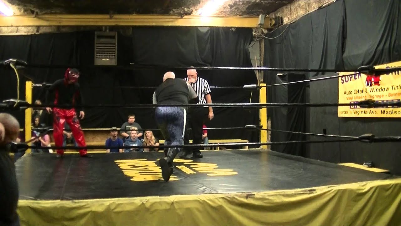 AWA Supreme 10 25 14 005 The Dragon vs Rob Royale