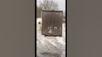 Even When You Warn Them They Don’t Listen…😂🤦🏻‍♂️ @Discoveryjamie Trying his best…👊🏼 #FYP #wow