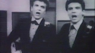 Video thumbnail of "Everly Brothers - Walk Right Back (1961)"