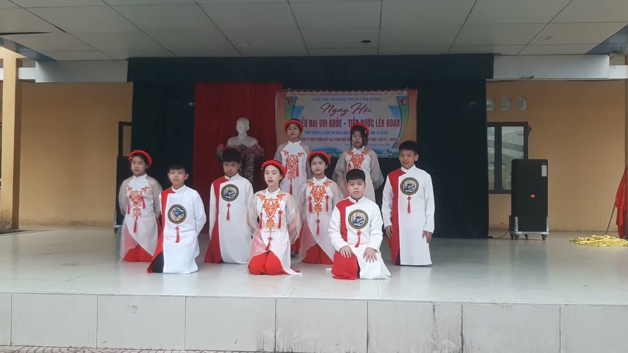 Thịnh Vượng VN sáng ngời, sẽ Chiến thắng. Tiết mục chào mừng 26/3. HS lớp 6C trường THCS Cẩm Hưng