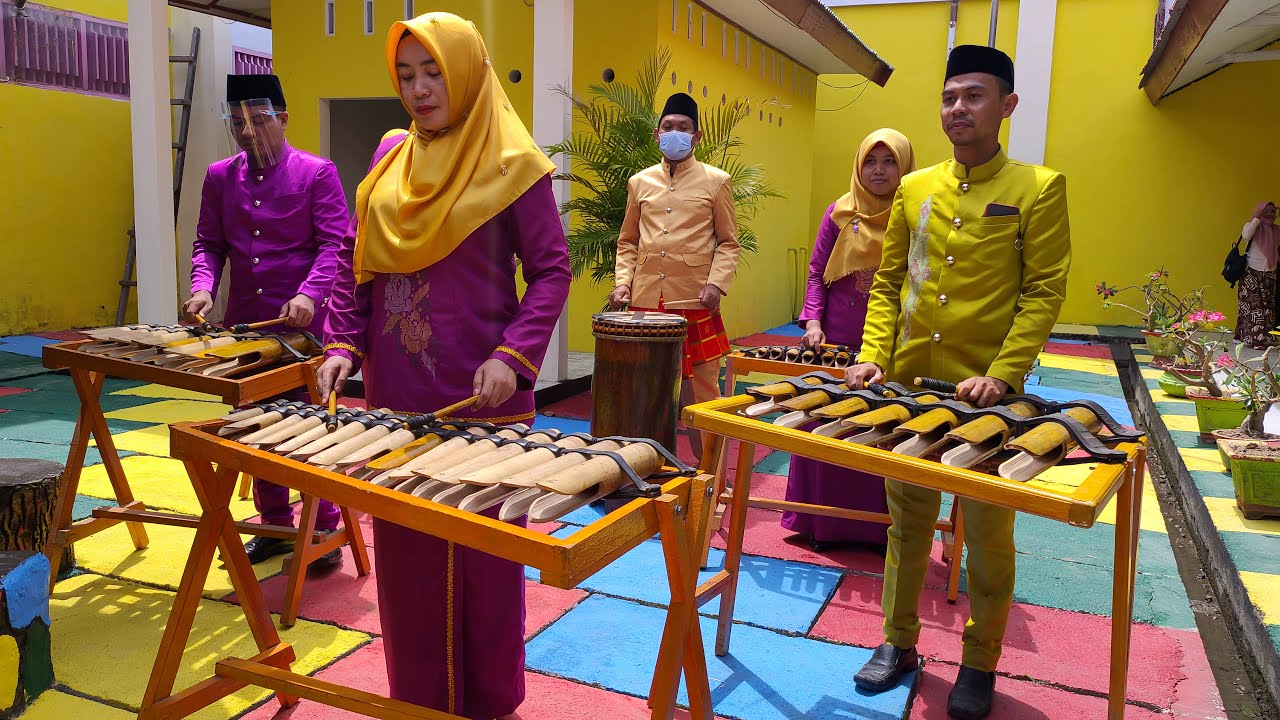 INSTRUMEN MUSIK TRADISIONAL POLOPALO HULONDALO LIPUU & BINTHE BILUHUTA