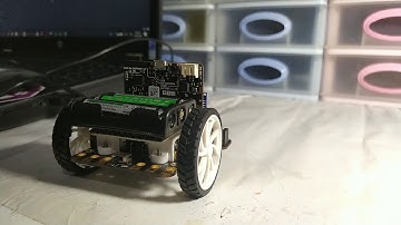 Bài 1 Robot Maqueen chạy demo