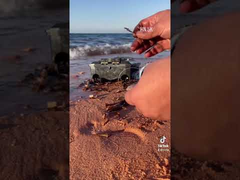 قارب صيد تحكم عن بعد