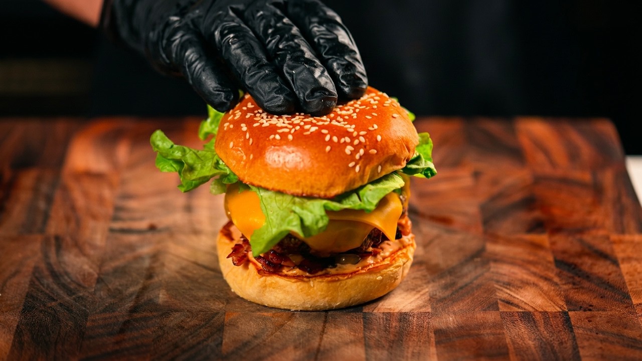 How to Make the Perfect Beef Burger at Home