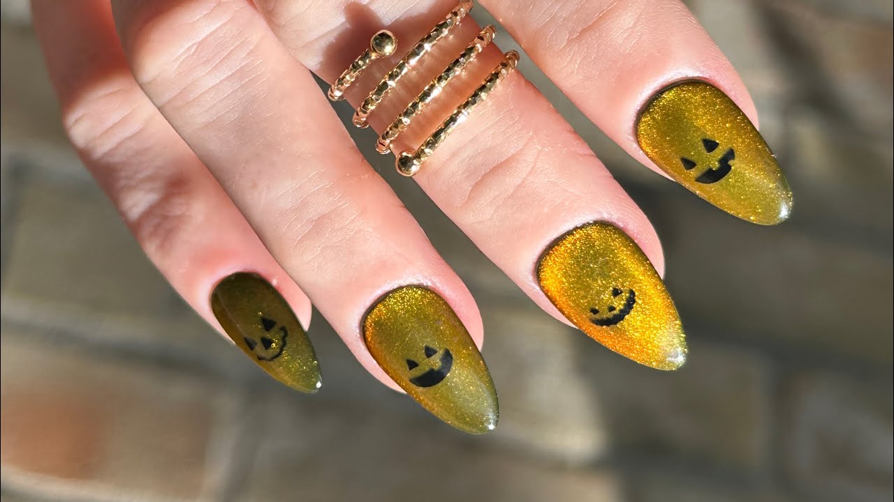 Halloween Velvet Cateye Nails Tutorial | Madam Glam Gel Polish