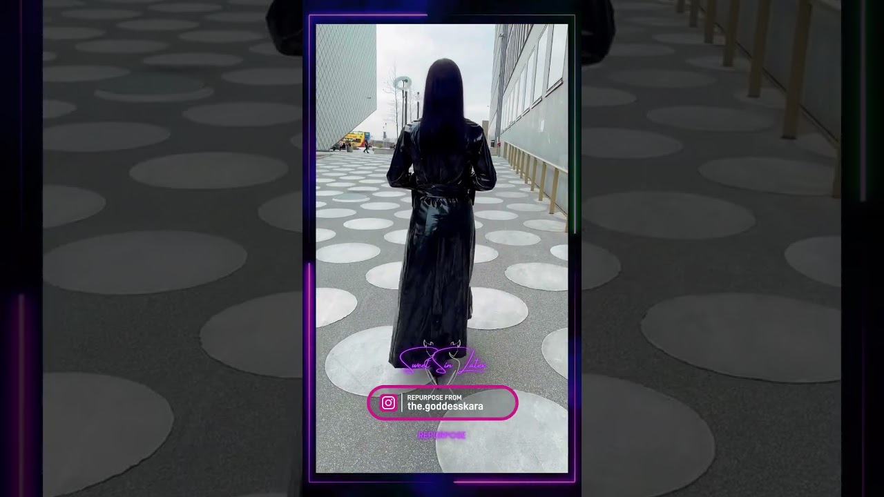 Vinyl coat hiding a stunning shiny outfit 🖤🔥