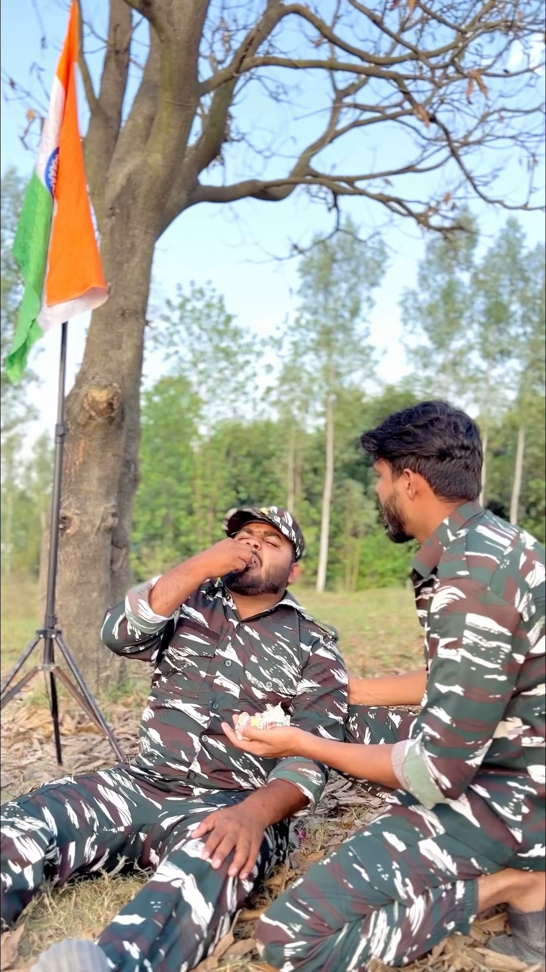 भुक्कड़ ने खाये चने और दाल? #foryou #army #indianarmy #bhukkad #shortsfeed #armylover #armyshorts