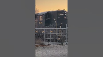 Here is your hint #music #80smusic #flashback #foryoushorts #train ￼