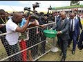 RAIS MAGUFULI ALIVYOPITA NA BESENI KWA SUGU VIONGOZI WENGINE WATOE SADAKA RAIS MAGUFULI ALIVYOPITA NA BESENI KWA SUGU VIONGOZI WENGINE WATOE SADAKA