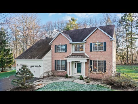 4 PLANTATION CREST, Clifton Park, NY home video tour