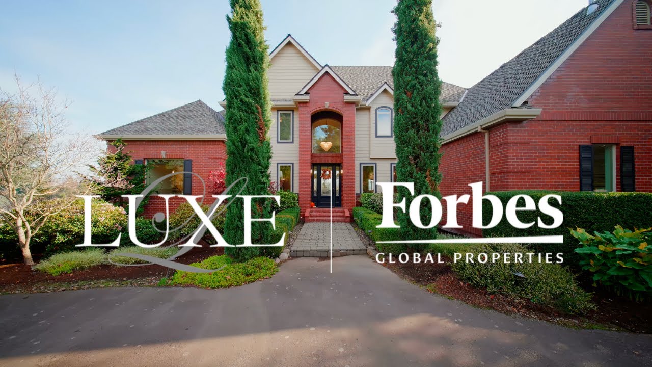 Touring a Modern Lake Oswego Retreat