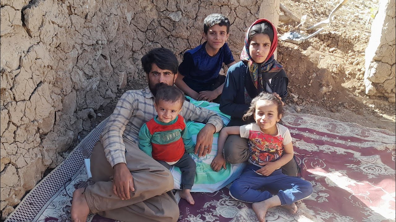 Reconstruction of nomadic house after destruction, life of Iranian