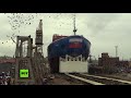 Botan el rompehielos atómico 'Ural' en San Petersburgo