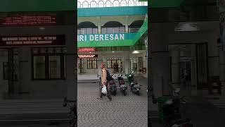 Suasana Masjid Nurul Ashri di Jumat Pagi