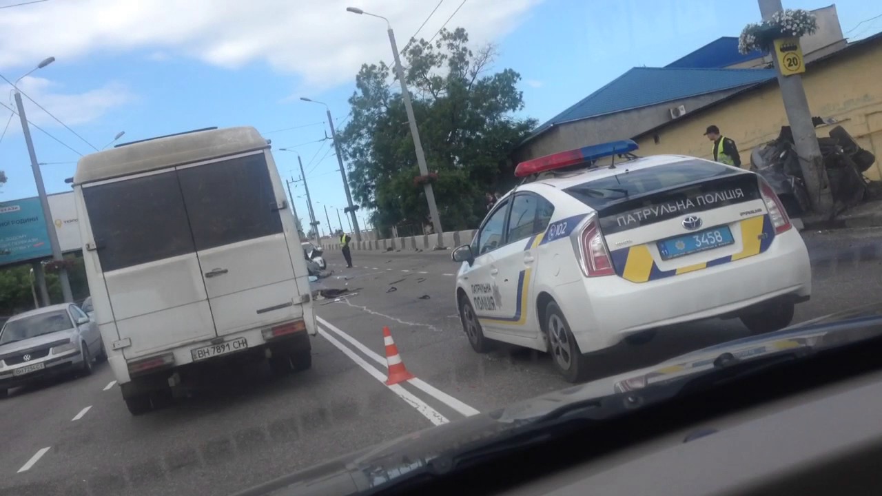 Жесткое ДТП на Ивановском мосту, Одесса Жесткое ДТП на Ивановском мосту, Одесса
