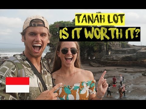 FAMOUS TANAH LOT SEA TEMPLE | BALI VLOG