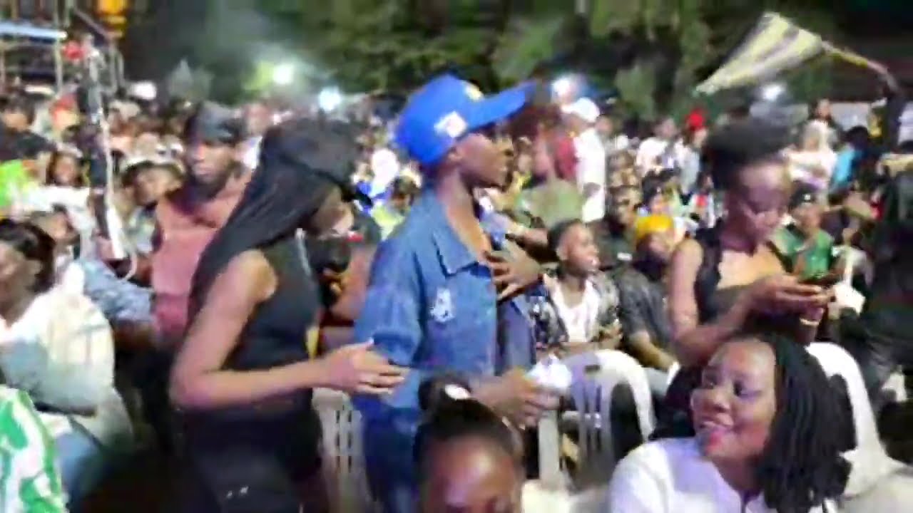 LIVE NOW, B2C LIVE IN CONCERT